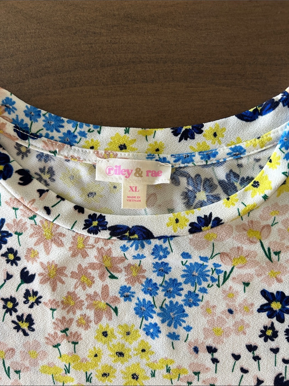 Riley & Rae Floral Ruffle Sleeve Tee - White Multi - Picture 4 of 9